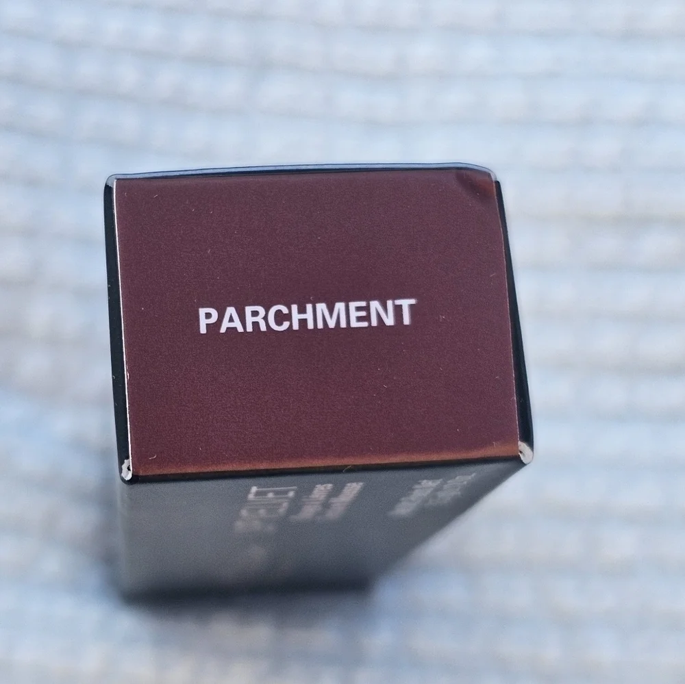 Anastasia Beverly Hills Lip Velvet Lipstick Mouse Matte shade parchment
